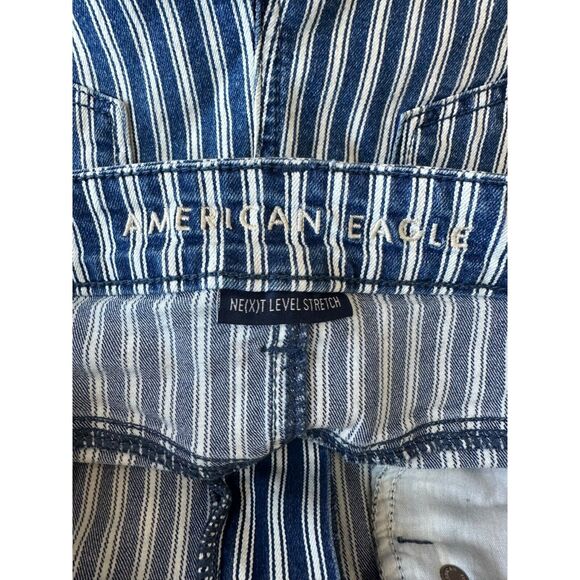 American Eagle Blue Pinstriped High Rise Jean Shortie Festival Size 8 - Picture 3 of 5